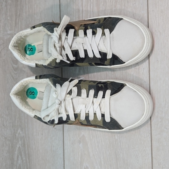Steven NY Women Reeves Stars Camo sneakers shoes sz 8M - Picture 3 of 11